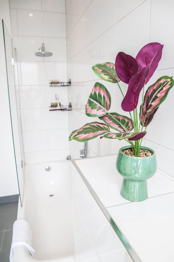 Modern & Spacious 1 Bedroom Clapham Junction Flat ลอนดอน ภายนอก รูปภาพ