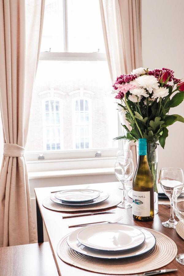 Modern & Spacious 1 Bedroom Clapham Junction Flat ลอนดอน ภายนอก รูปภาพ