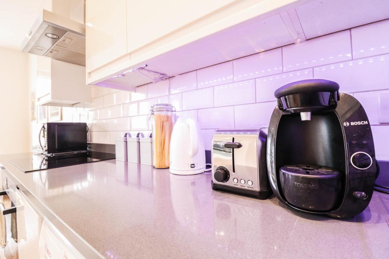 Modern & Spacious 1 Bedroom Clapham Junction Flat ลอนดอน ภายนอก รูปภาพ